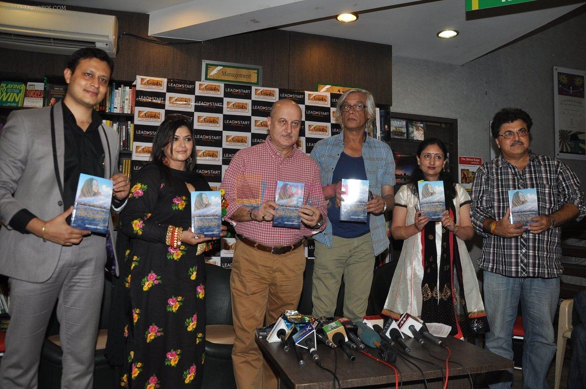 Anupam Kher, Sudhir Mishra, Ashok Pandit at the launch of Meenakshi Raina's Book in Mumbai on 3rd March 2013