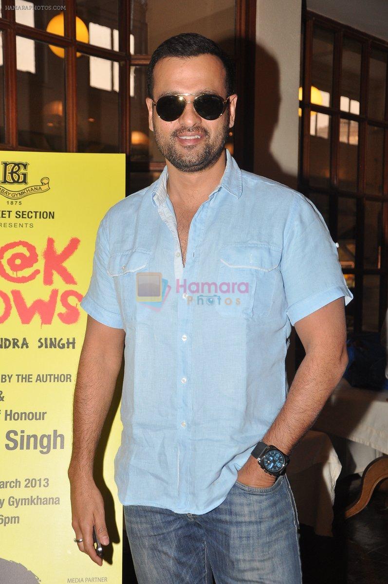 Rohit Roy at the launch of Shailendra Singh's new book in Mumbai on 4th March 2013