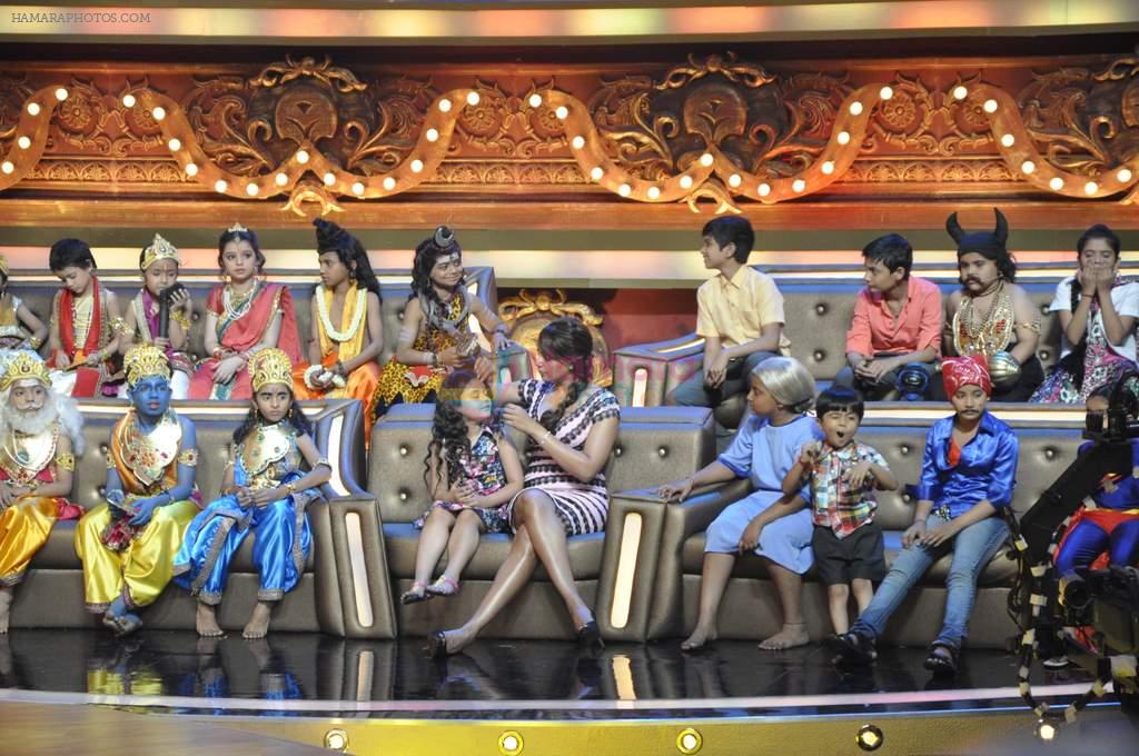 on the Zee show with kids in Famous, Mumbai on 8th March 2013