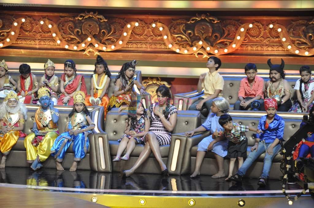 on the Zee show with kids in Famous, Mumbai on 8th March 2013