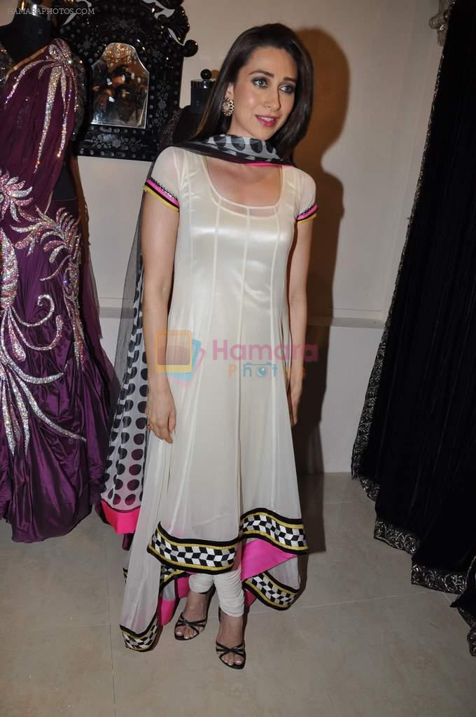 Karisma Kapoor at designer Archana Kocchar store in Juhu, Mumbai on 8th March 2013