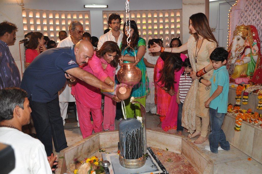 Hrithik Roshan celebrates Shivratri with his family in Panvel, Mumbai on 10th March 2013