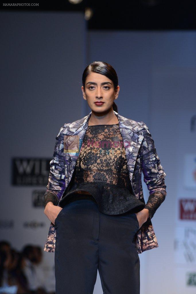 Model walks the ramp for Hemant and Nandita Show at Wills Lifestyle India Fashion Week 2013 Day 2 in Mumbai on 14th March 2013
