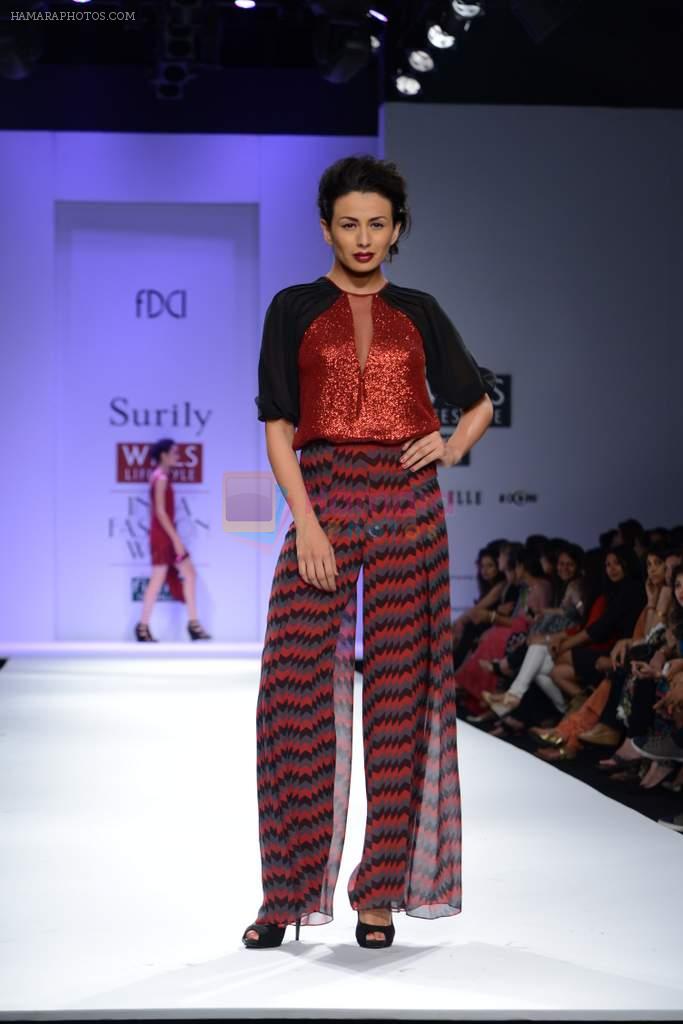 Model walks the ramp for Surily Goel Show at Wills Lifestyle India Fashion Week 2013 Day 1 in Mumbai on 13th March 2013