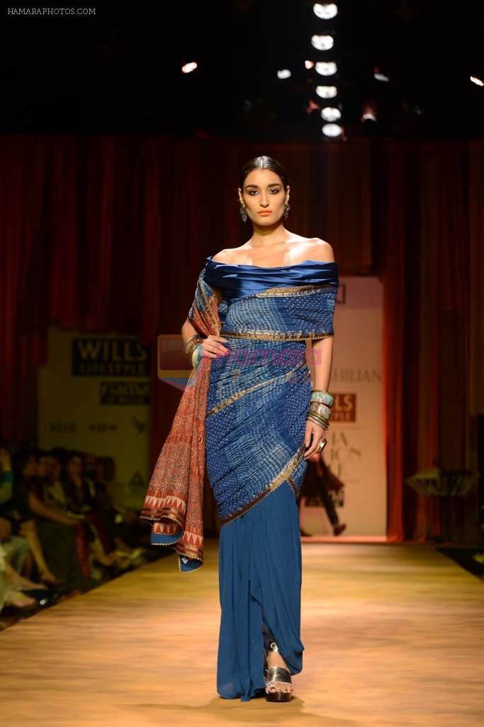 Model walks the ramp for Tarun Tahiliani Show at Wills Lifestyle India Fashion Week 2013 Day 2 in Mumbai on 14th March 2013