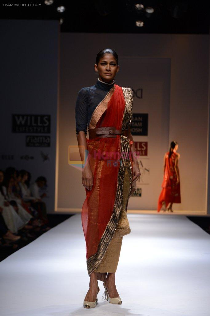 Model walks the ramp for Kiran Uttam Ghosh Show at Wills Lifestyle India Fashion Week 2013 Day 3 in Mumbai on 15th March 2013