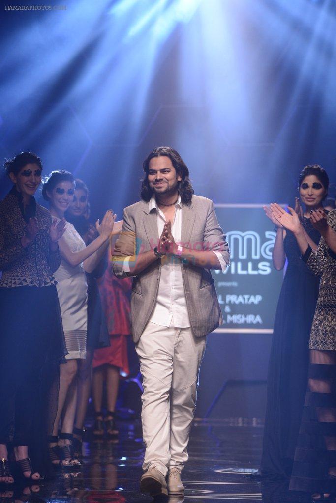 Model walks the ramp for Rahul Mishra Show at Wills Lifestyle India Fashion Week 2013 Day 4 in Mumbai on 16th March 2013