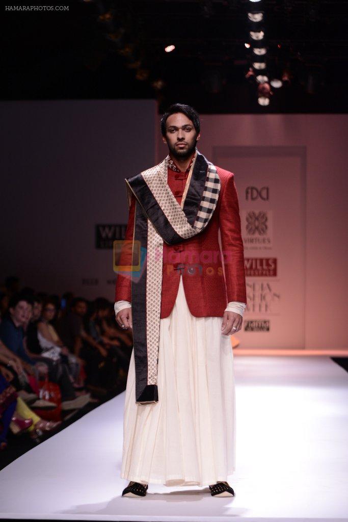 Model walks the ramp for Virtues Show at Wills Lifestyle India Fashion Week 2013 Day 5 in Mumbai on 17th March 2013