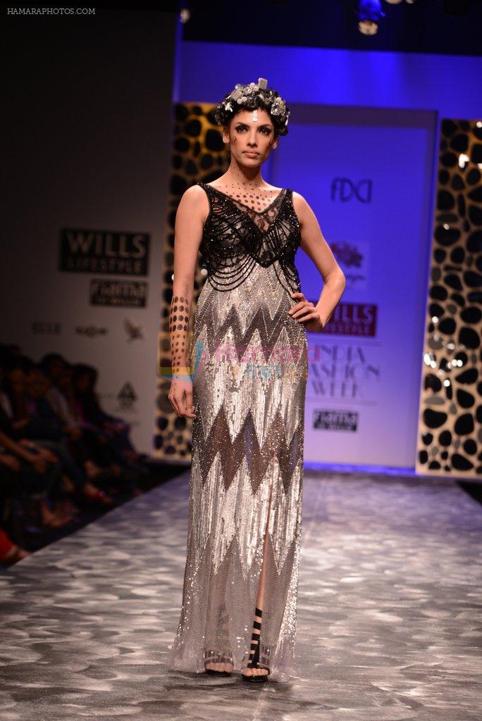 Model walks the ramp for Paras and Shalini Show at Wills Lifestyle India Fashion Week 2013 Day 4 in Mumbai on 16th March 2013