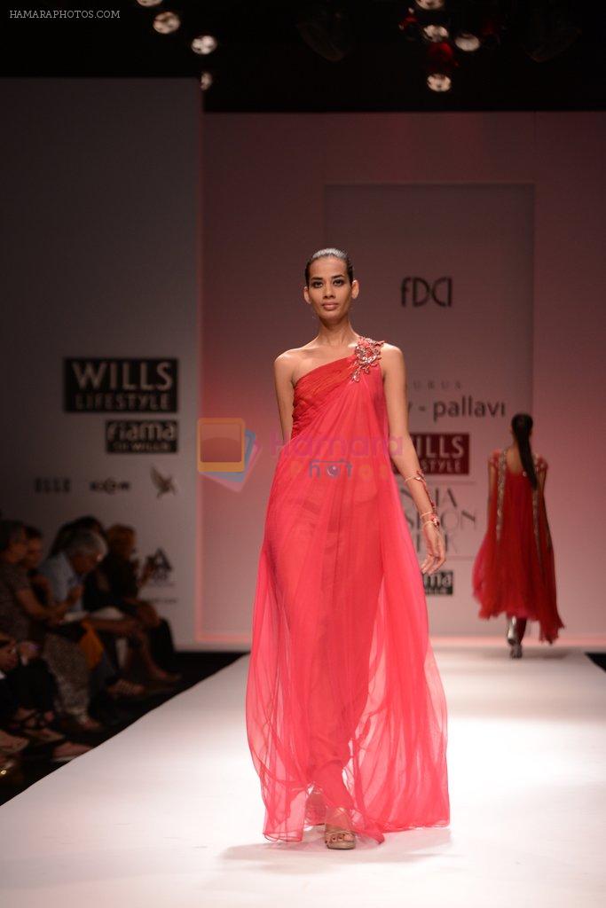 Model walks for Chandrani, Mrinalini, Dhruv-Pallavi Show at Wills Fashion Week 2013 Day 5 on 17th March 2013