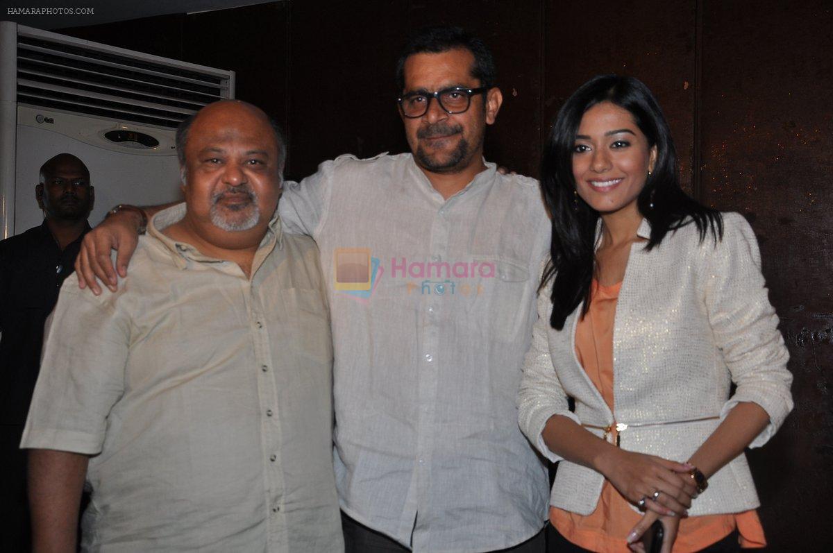 Subhash Kapoor, Saurabh Shukla, Amrita Rao at Jolly LLB success bash in Escobar, Bandra, Mumbai on 20th March 2013