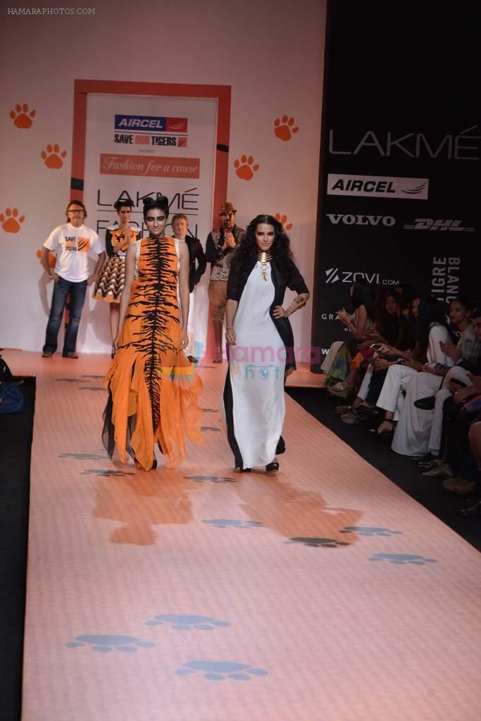 Neha Dhupia walk the ramp for Save Tigers Aircel Show at Lakme Fashion Week 2013 Day 5 in Grand Hyatt, Mumbai on 26th March 2013