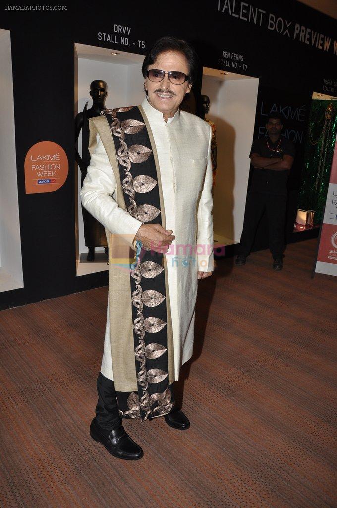 Sanjay Khan at Vikram Phadnis Show at Lakme Fashion Week 2013 Day 4 in Grand Hyatt, Mumbai on 25th March 2013