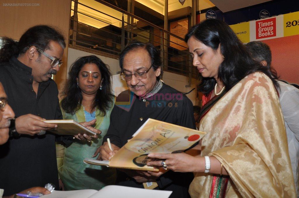 Hariharan, Ghulam Ali at Ghulam Ali's book launch in Crossword, Mumbai on 26th March 2013