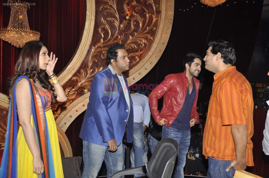 Ayushman Khurana, Kunal Roy Kapoor, Sonali Bendre, Anurag Basu On Location of Sabse Bada Dramebaaz in Famous, Mumbai on 26th March 2013