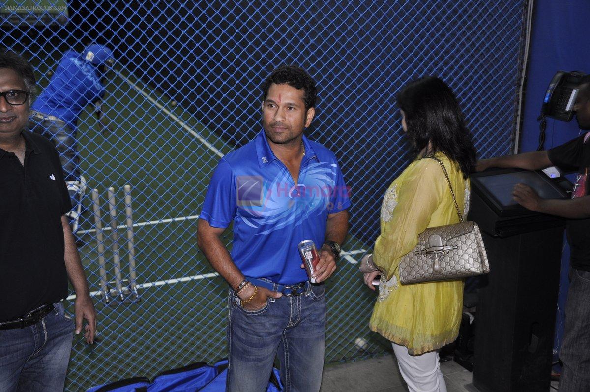 Sachin Tendulkar with Mumbai Indians at Smash event in Mumbai on 28th March 2013