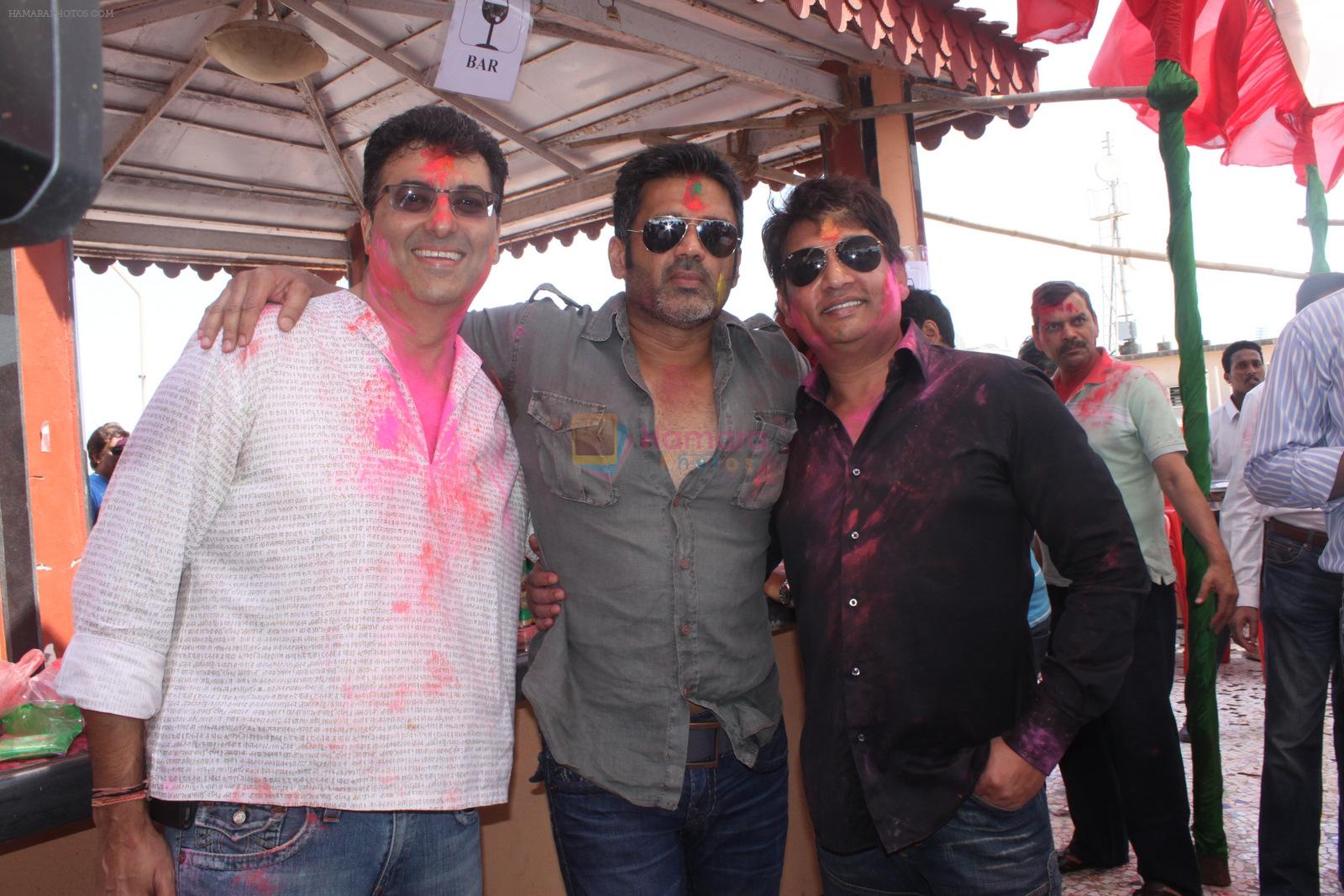 Sunil Shetty at Vikas Verma's Holi party in Mumbai on 29th March 2013