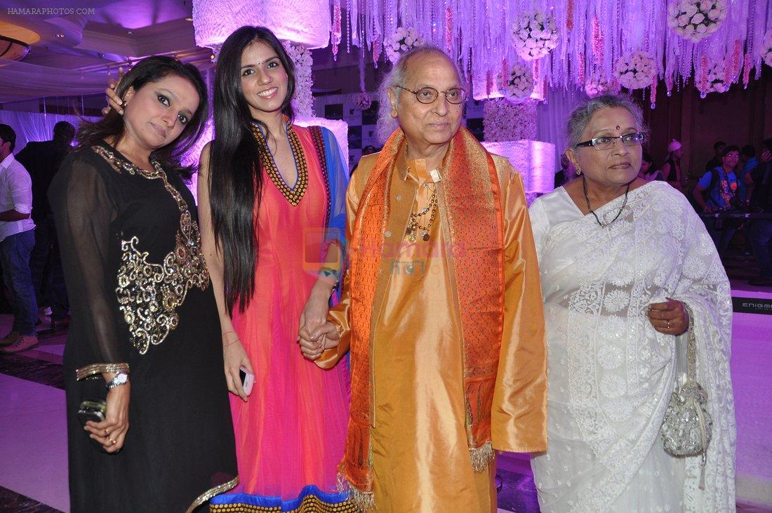 Durga Jasraj, Pandit Jasraj, Nishka Lulla at Neeta Lulla's Shehnai collection in J W Marriott, Mumbai on 29th March 2013