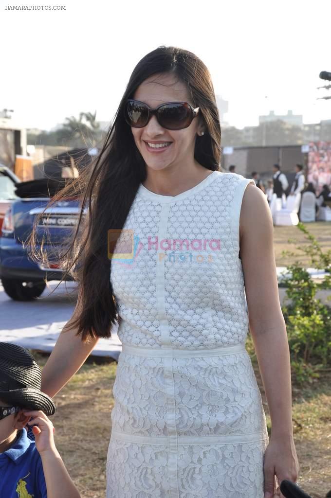 Tara Sharma at Gitanjali Polo Match and Nachiket Barve fashion show in RWITC, Mumbai on 30th March 2013