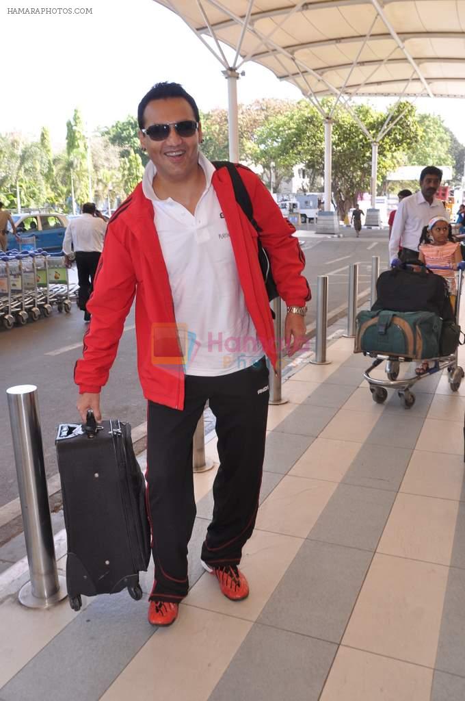 Marc Robinson leave for charity match in Delhi Airport on 30th March 2013