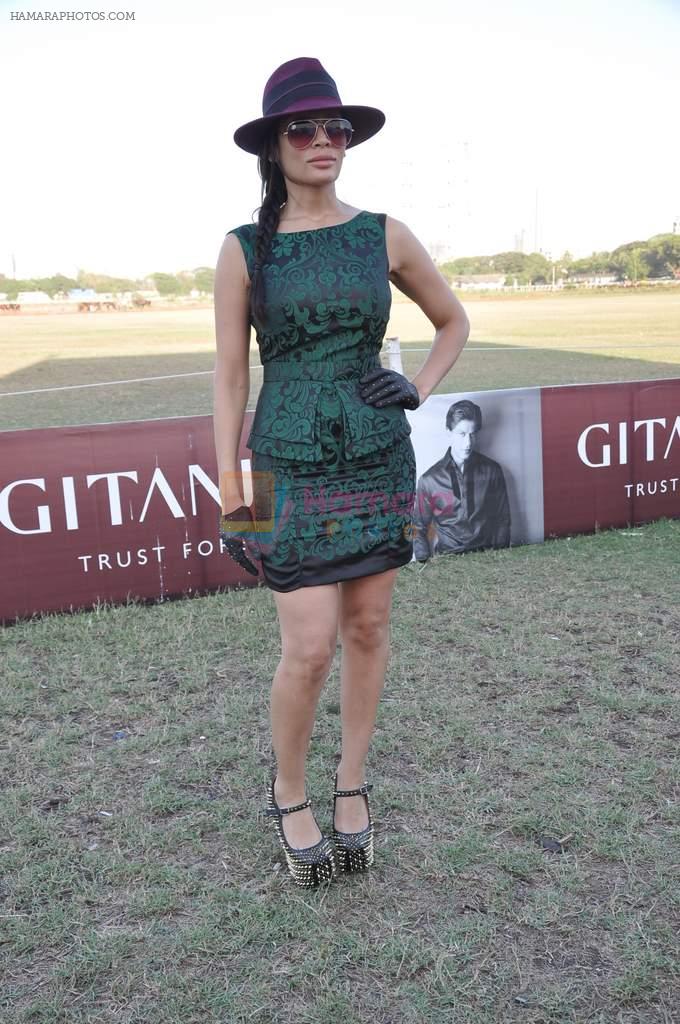 Sofia Hayat at Gitanjali Polo Match and Nachiket Barve fashion show in RWITC, Mumbai on 30th March 2013