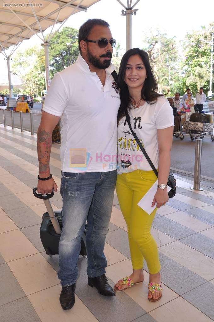 Bunty Walia leave for charity match in Delhi Airport on 30th March 2013