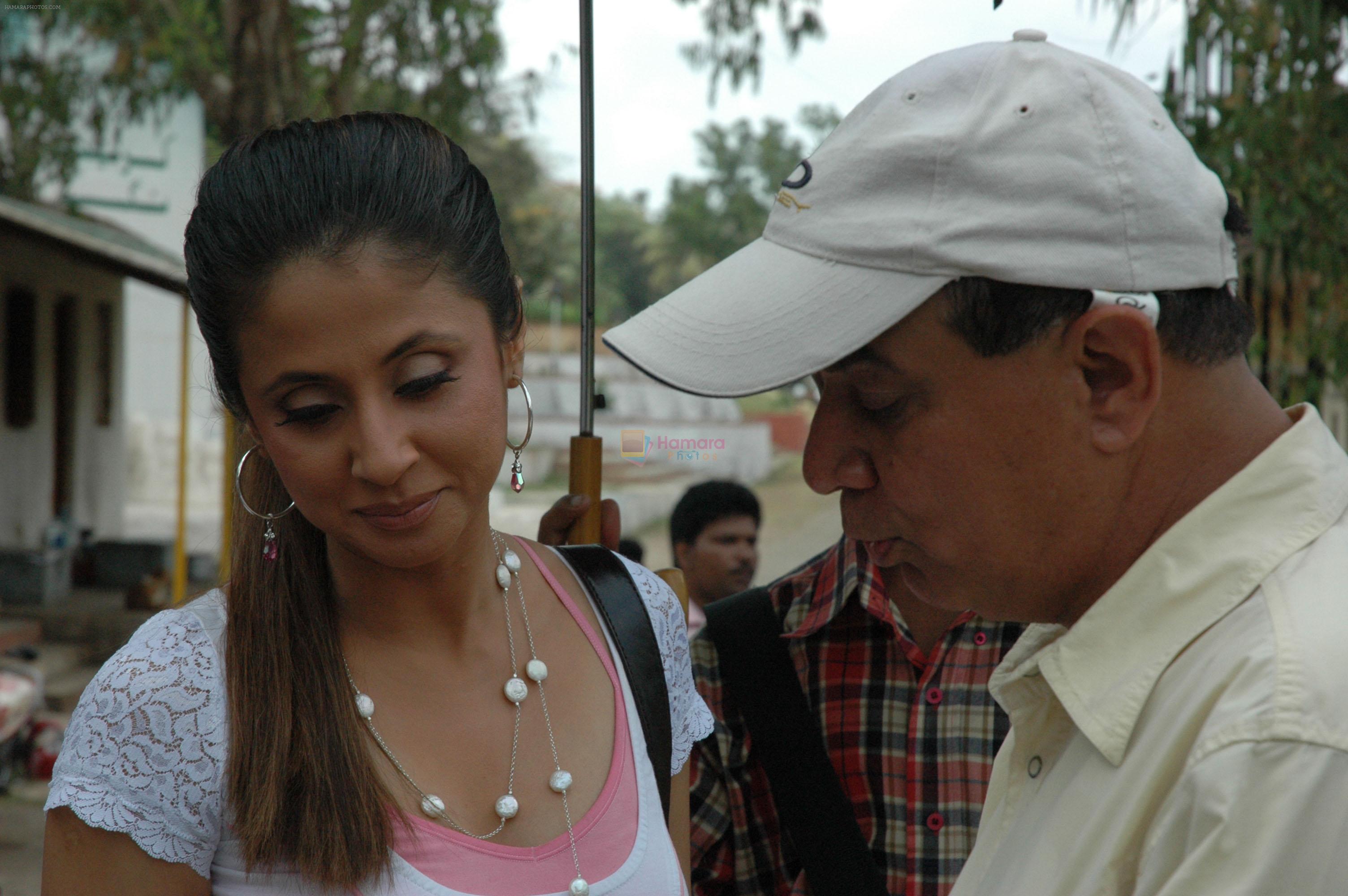 Director Sunil Advani with urmila on the sets of Hindi film LIFE MEIN HUNGAMA HAI