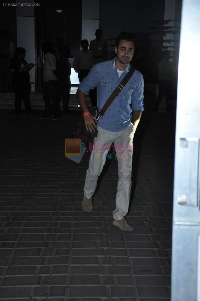 Imran Khan leave for TOIFA Day 3 in Mumbai Airport on 3rd April 2013