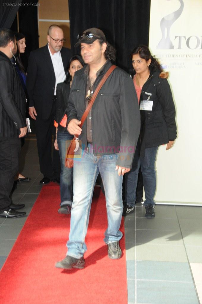 Mohit Chauhan arrive in Vancouver for TOIFA 2013 on 3rd April 2013