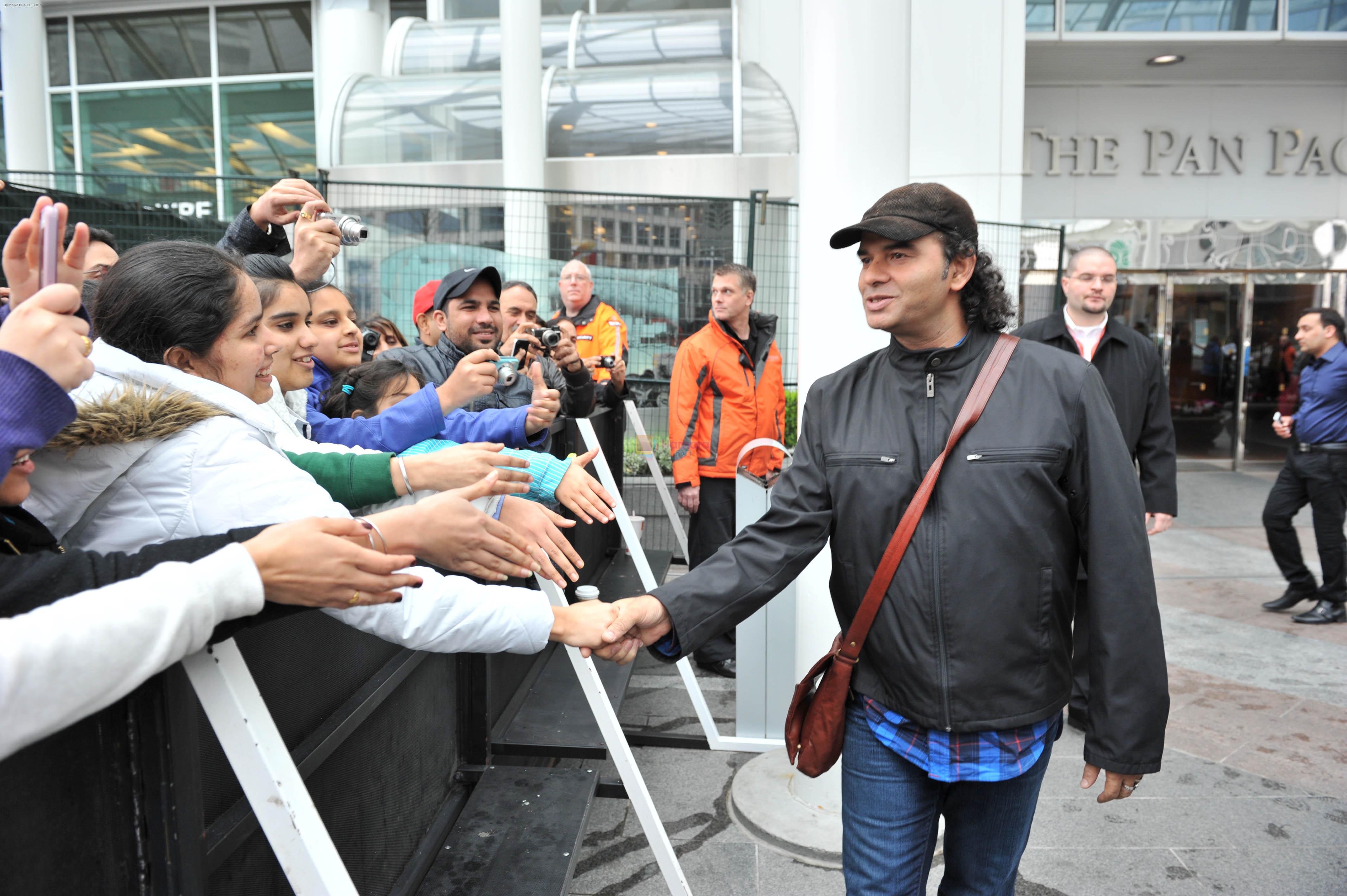 Mohit Chauhan arrive in Vancouver for TOIFA 2013 on 4th April 2013