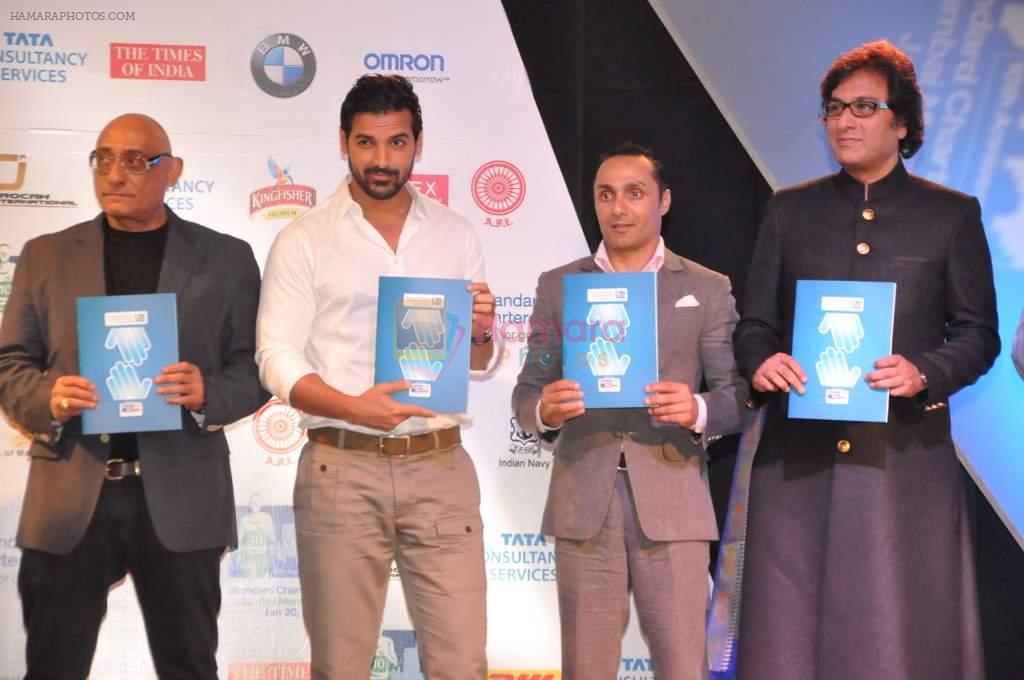 John Abraham, Rahul Bose, Talat Aziz at Standard Chartered Marathon Awards Night in Trident, Mumbai on 10th April 2013