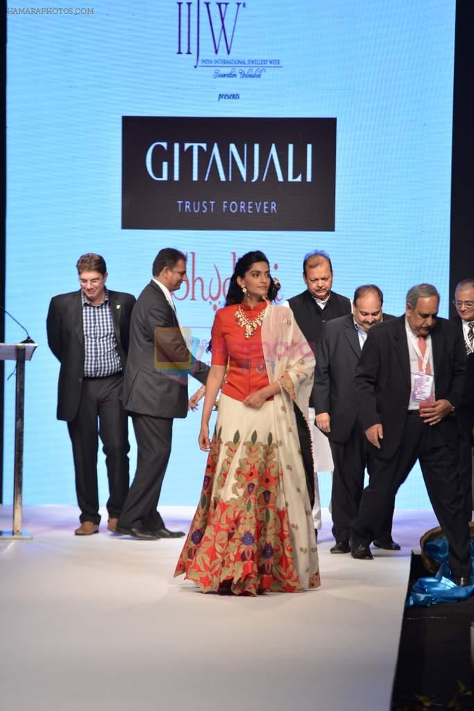 Sonam Kapoor walk the ramp for Gitanjali Gems Ltd Show at  IIJW Delhi day 1 on 12th April 2013