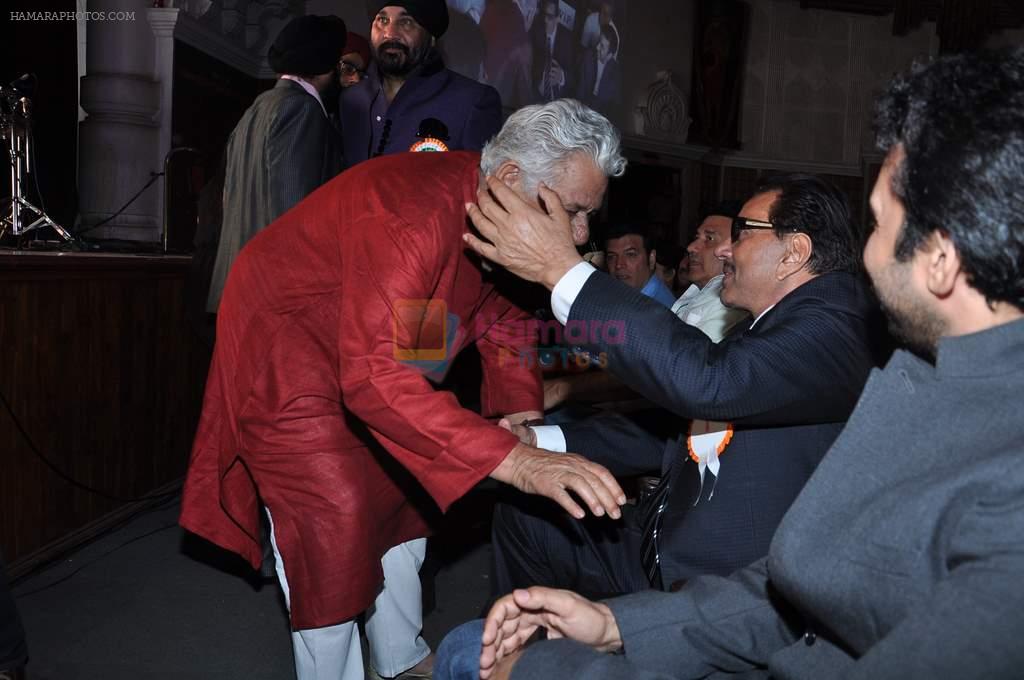 Om Puri, Dharmendra at Baisakhi Celebration co-hosted by G S Bawa and Punjab Association Of India in Mumbai on 13th April 2013