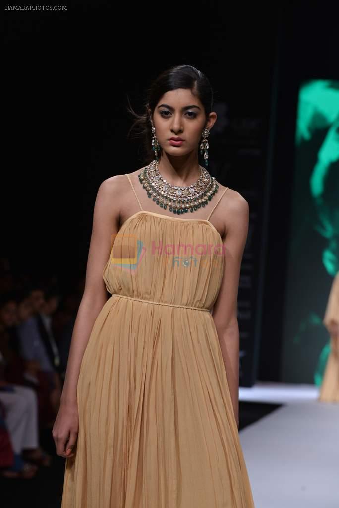 Model walk the ramp for Kays Jewels Show at IIJW Delhi day 2 on 13th April 2013
