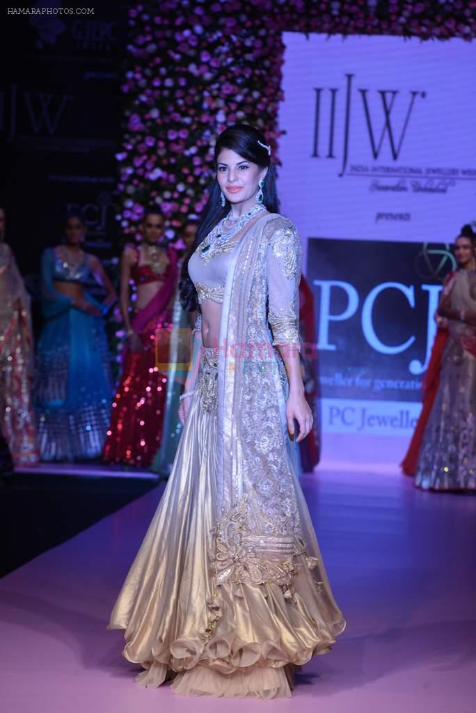 Jacqueline Fernandez walk the ramp for PC Jewellers Show at IIJW Delhi day 2 on 13th April 2013