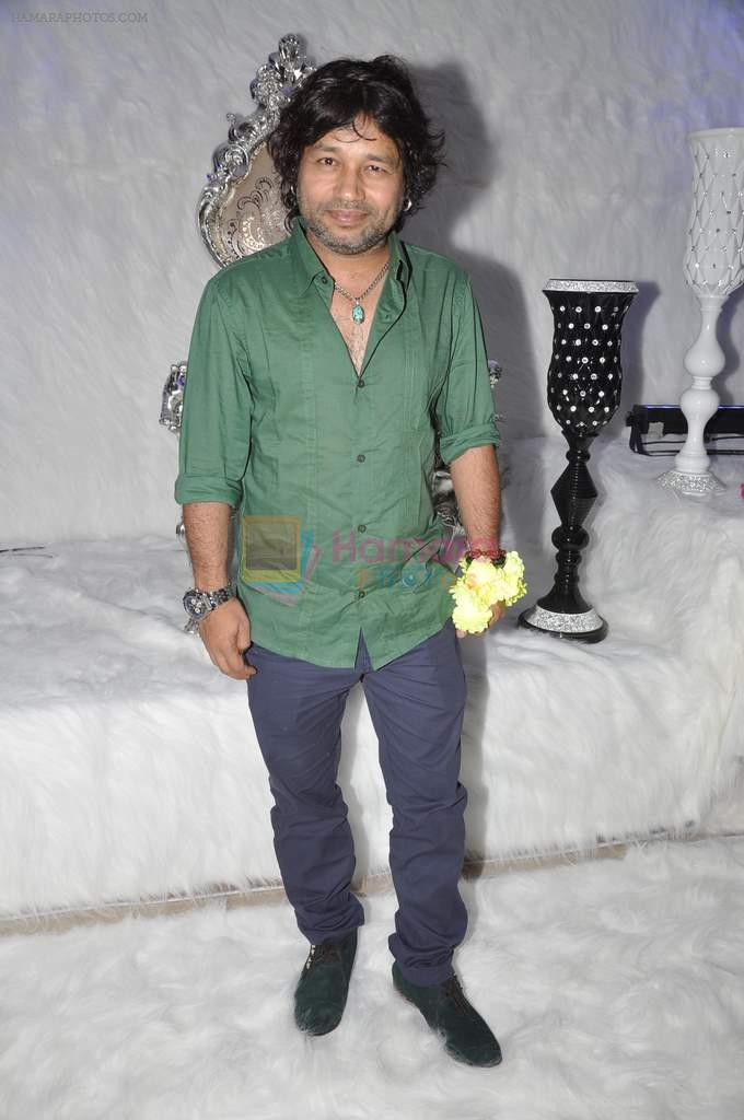 Kailash Kher at Poonam Dhillon's birthday bash and production house launch with Rohit Verma fashion show in Mumbai on 17th April 2013