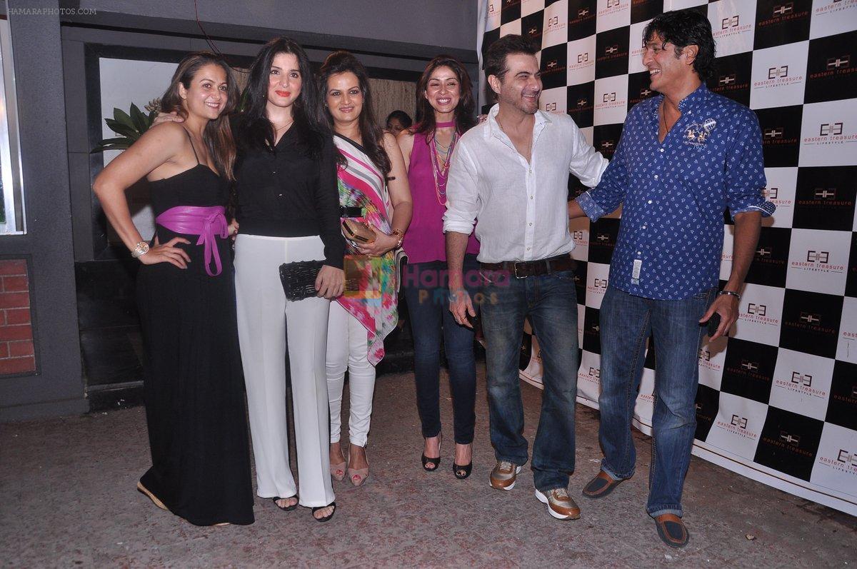 Sanjay Kapoor, Chunky Pandey, Amrita Arora at Renu Chainani's collection preview in Bandra, Mumbai on 18th April 2013