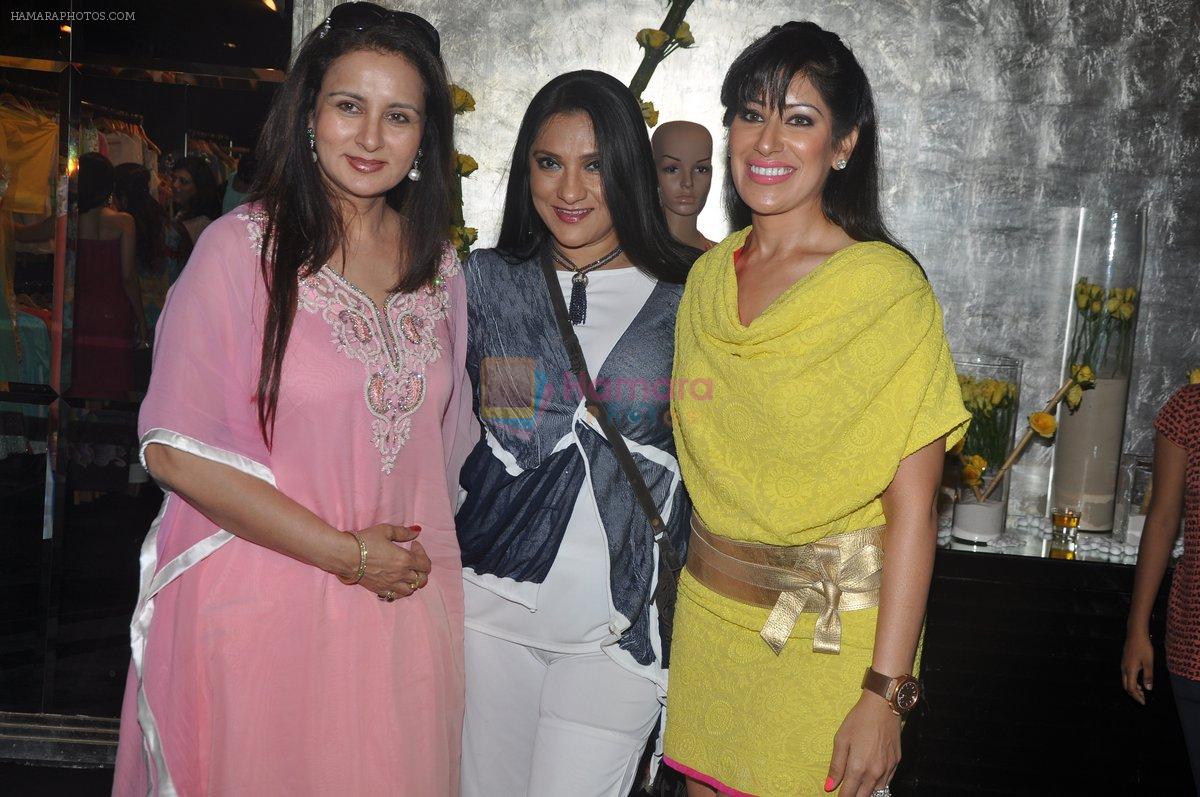 Poonam Dhillon, Aarti Surendranath at the Launch of Maheka Mirpuri's The Yellow Rose Collection in Mumbai on 18th April 2013