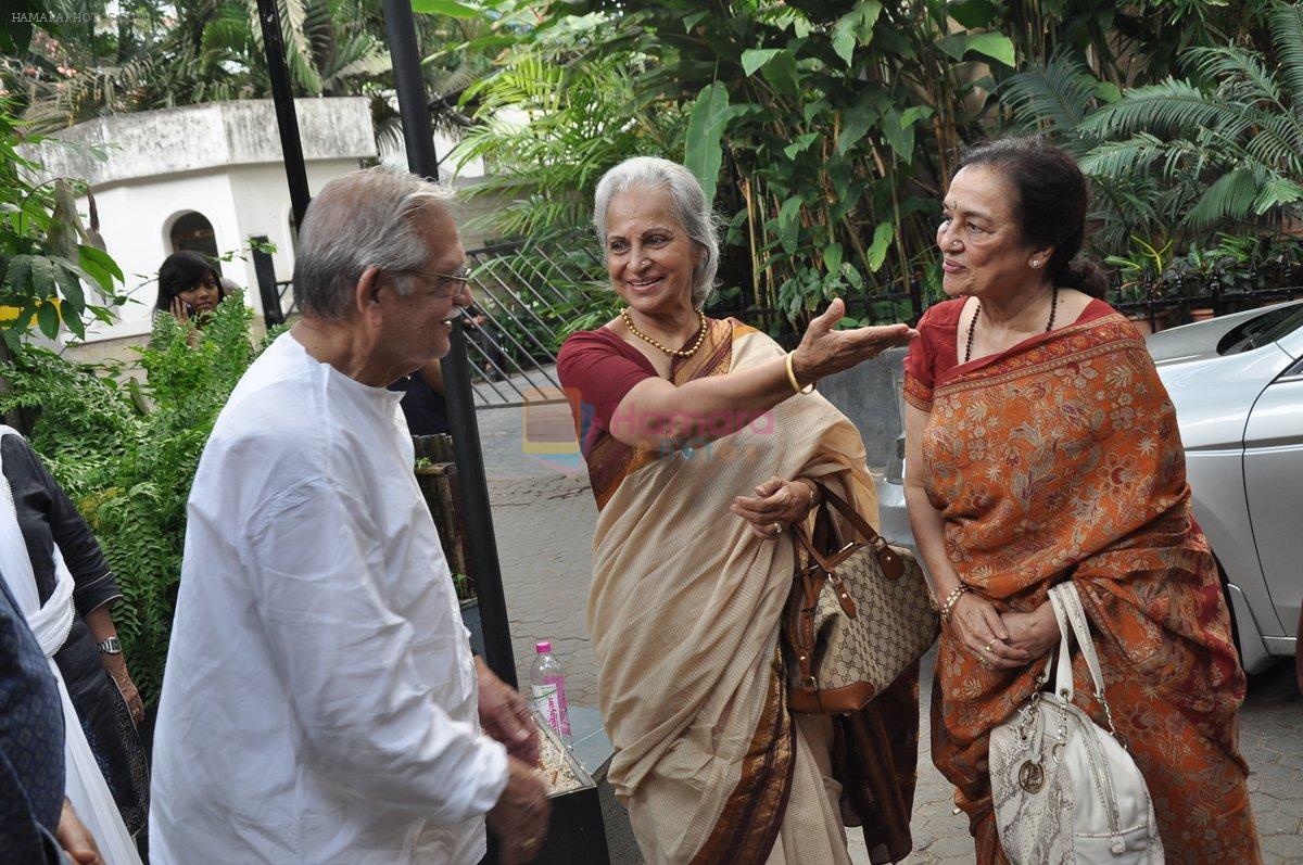 Asha Parekh, Waheeda Rehman, Gulzar at Paansa play in Prithvi, Juhu, Mumbai on 18th April 2013