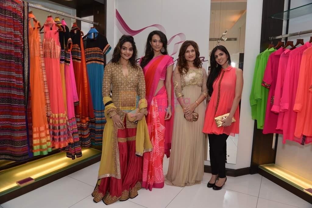 Madhoo, Dipannita Sharma, Nishka Lulla at Harper's Bazaar India & Samsaara preview Spring-Summer collections in Mumbai on 19th April 2013