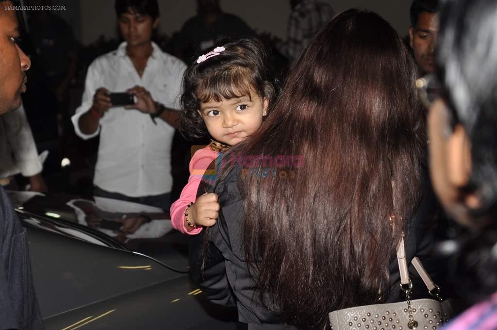Aishwarya Rai Bachchan with Aradhya return from NY in Mumbai Airport on 23rd April 2013