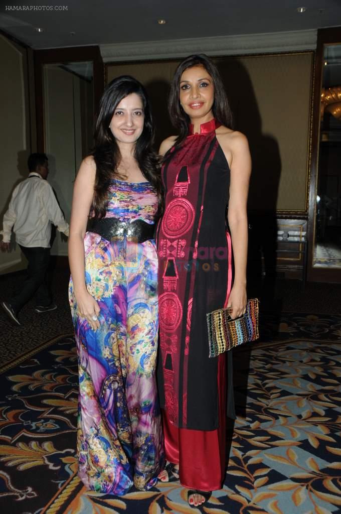 Achala Sachdev at fashion show by Achala Sachdev for SNDT Chrysallis in Mumbai on 26th April 2013