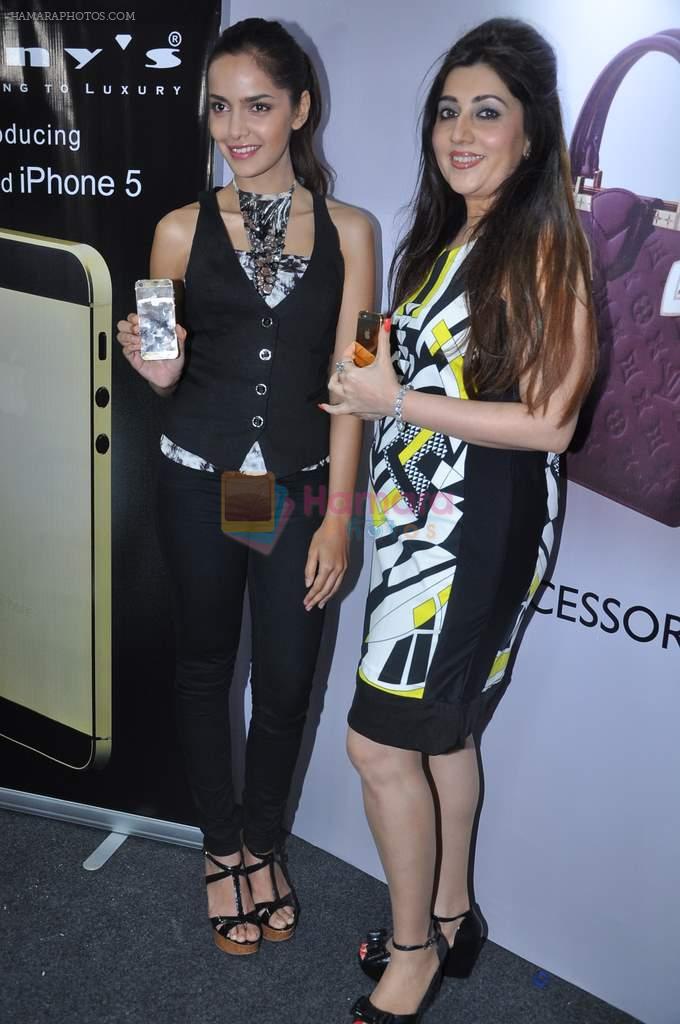 Shazahn Padamsee at Indian Luxury expo in Grand Hyatt, Mumbai on 26th April 2013