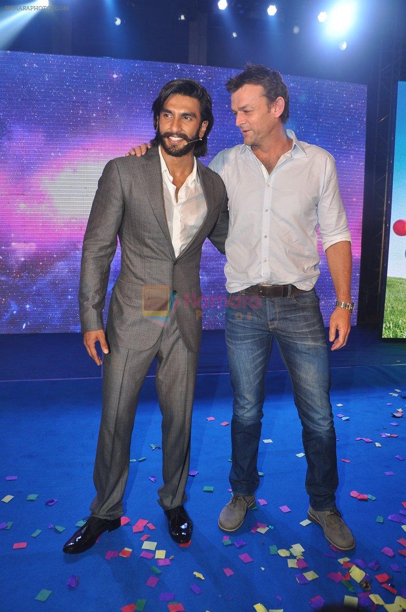 Ranveer Singh, Adam Gilchrist at Samsung S4 launch by Reliance in Shangrilaa, Mumbai on 27th April 2013