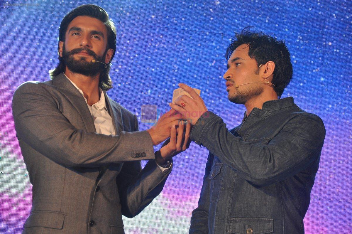 Ranveer Singh at Samsung S4 launch by Reliance in Shangrilaa, Mumbai on 27th April 2013