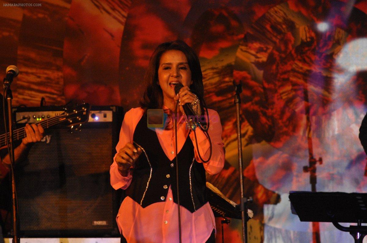 Sharon Prabhakar at Bluefrog mothers day event in Mumbai on 8th May 2013