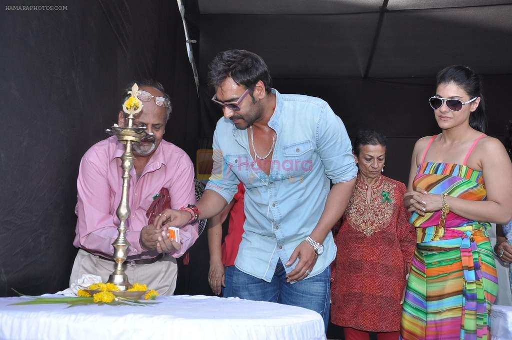 Ajay Devgan, Kajol, Tanuja at Clean Lonavala program in Mumbai on 11th May 2013