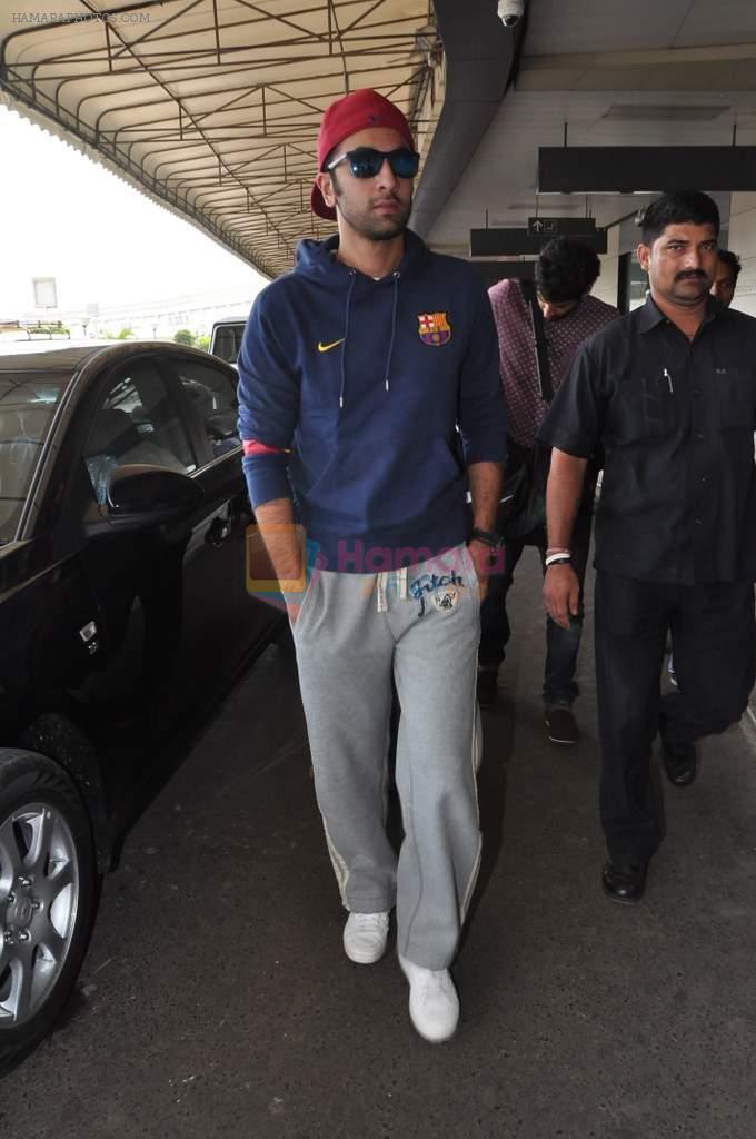 Ranbir Kapoor leave for Dubai jawaani Dewaani promotions in Mumbai Airport on 16th May 2013