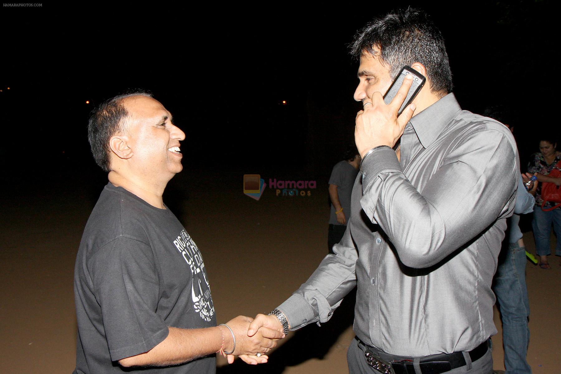 Harish-Sharma-and-Sunil-Shetty at Cricket friendly match in Mumbai on 17th May 2013