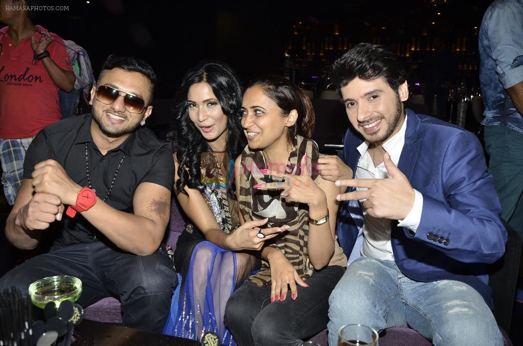 Honey Singh, Prachi Mishra, Divyendu Sharma on location of Film Zaalim Dilli in Cavalli Club, Mumbai on 20th May 2013
